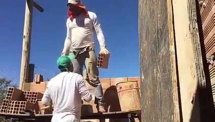 Dando Uma Chupadinha No Pau Do Pedreiro Portuguese Gay Black Porn