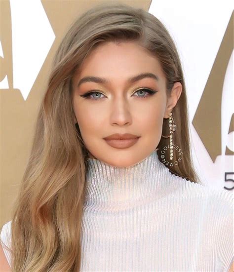 Gigi Hadid Gigi Hadid Hair Hair Styler Natural Dark Blonde Hair