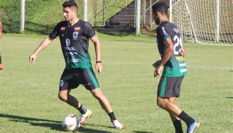 Maringá Futebol Clube estreia no Paranaense 2023 em jogo contra o Foz