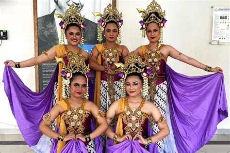 Listra Unpar Juara Lomba Tari Kreasi Geotourism Festival