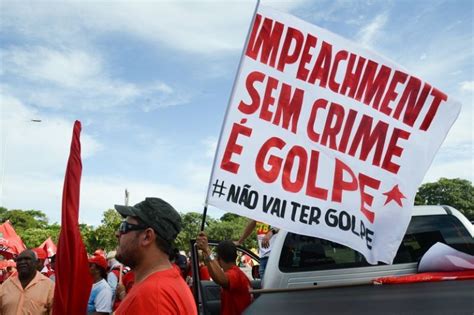 Manifestantes de todo o país se reúnem em Brasília em defesa da