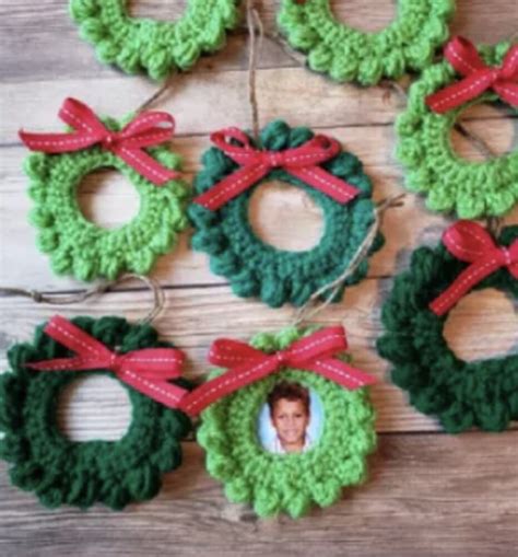 Crochet Christmas Wreath Ornament