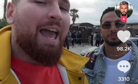 Pozzuoli Locale Vieta Lingresso A Due Ragazzi Siete Gay Cronaca Flegrea