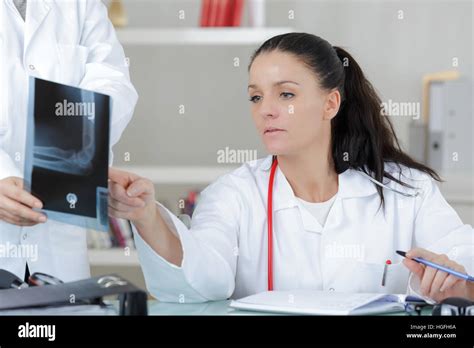 Black Female Doctor X Ray Hi Res Stock Photography And Images Alamy