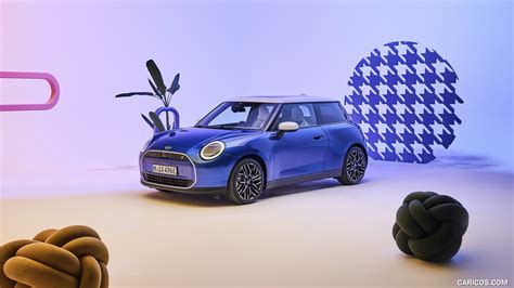 Mini Cooper Electric Se Front Three Quarter Caricos