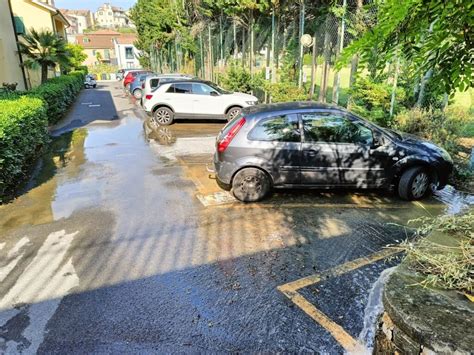 Imperia Rottura Acquedotto A Caramagna Fiume D Acqua In Strada Ciosa