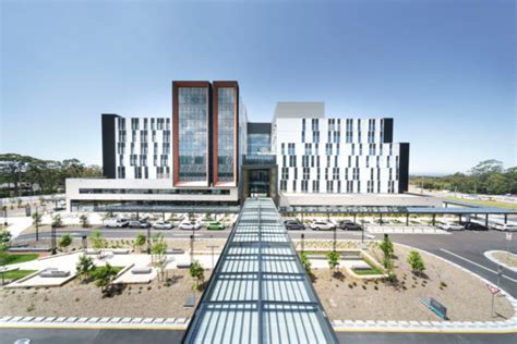 Contemporary Hospital Produces Welcoming Facade With High Performance ...