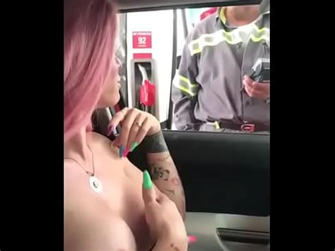 Nena Caliente Tetona Mostrando Sus Pechos Al Asistente De La Gasolinera XVIDEOS
