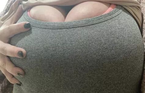 Work Break Nudes Cleavage NUDE PICS ORG