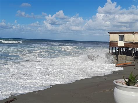 Maltempo Freddo E Vento In Calabria Forti Mareggiate Nel Tirreno