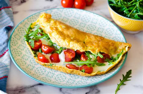 Omelette Pomodorini Rucola E Mozzarella Pronta In Pochi Minuti