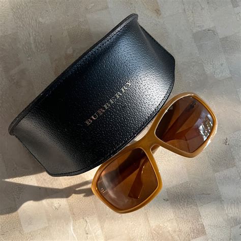 Burberry Sunglasses Shield Wrap Shades Opal Tan Nude Color Leather Case Authentic Vintage Cateye