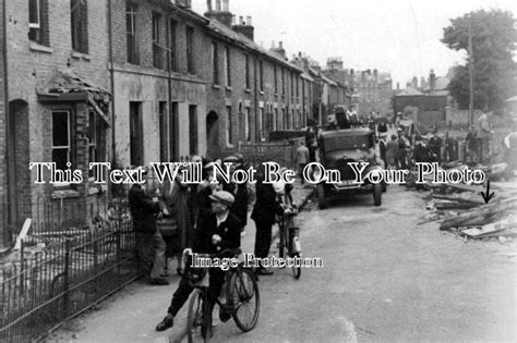 KE 405 - WW2 Bombing, Gladstone Road, Deal, Kent 1940 – JB Archive