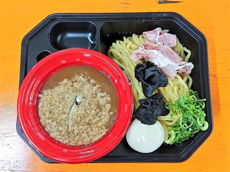 福味鶏と煮干しの特濃つけ蕎麦太郎ぽーくのせ、味玉（らぁ麺しろがね：大つけ麵博） 深淵なる憂鬱