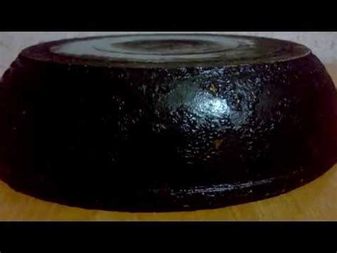 Как почистить сковородку от нагара и жира в домашних условиях - YouTube