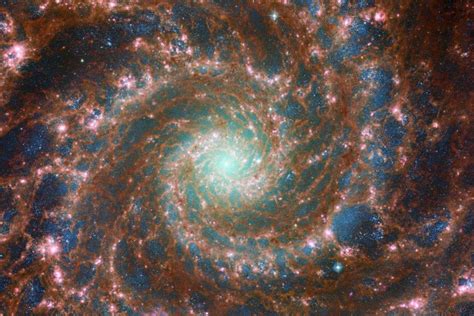 nasa esa release  images  phantom galaxy upicom