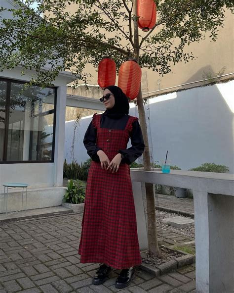 9 OOTD Hijab Nuansa Merah Via Zulviani Look Gorgeous