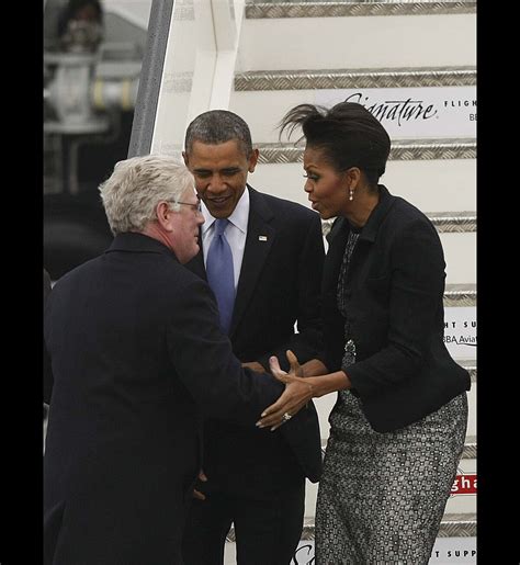 Photo Michelle Et Barack Obama Arrivent Dublin Accueillis Par Eamon