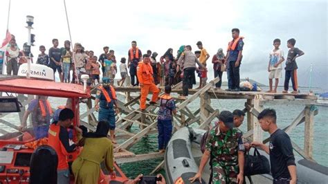 Tim Sar Gabungan Evakuasi Penumpang Kapal Di Perairan Nanga Nipa