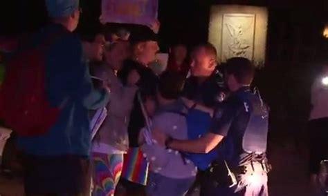 Gay Marriage Yes And No Campaigners Clash In Brisbane Daily Mail Online