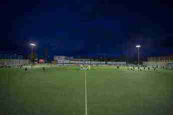 Schr Der Ilumina El Estadio De F Tbol Las Veredillas Con Su Soluci N