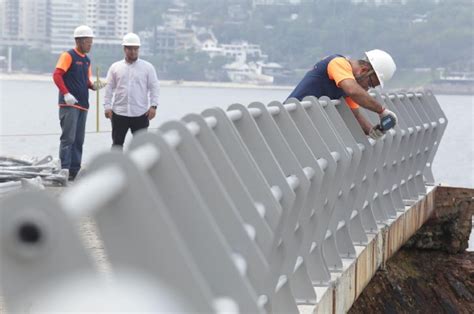 Obras no guarda corpo da Praia de Icaraí avançam Cidade de Niterói