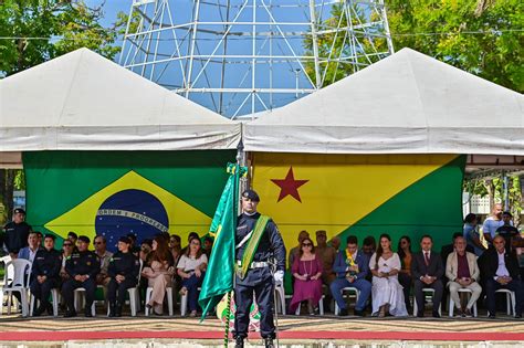 Formatura Alusiva Ao Dia Da Bandeira Se Torna Homenagem Marcante Do