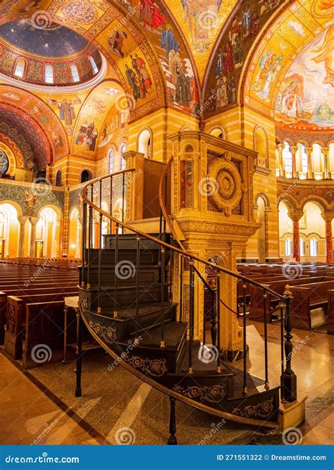 Interior View of the Cathedral Basilica of Saint Louis Editorial ...