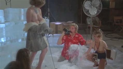 Bonnie Large nude pics página