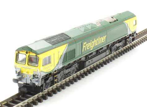 Dapol 2d 007 002 Class 66 5 66504 In Freightliner Green And Yellow