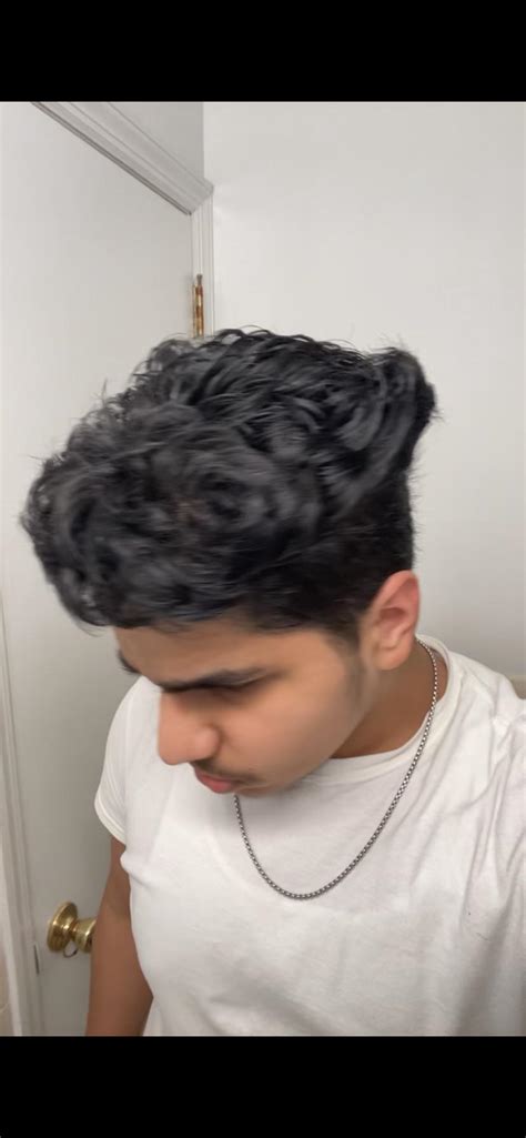 guys help, is my hair curly or wavy? : r/curlyhair