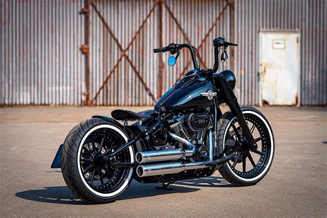 Harley Davidson Black Baron Is Heritage With A Naked Bottom