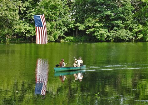 Takes Two To Canoe Nashawannuck Pond Easthampton Ma Flickr