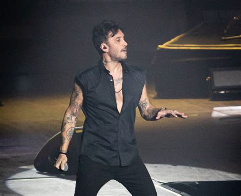 Fabrizio Moro Ritorna Il Tour Live Con Racconti Unplugged