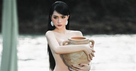 Hương Giang trông bỏng mắt với hình ảnh bán nude lần hiếm hoi làm điều táo bạo trong sự nghiệp