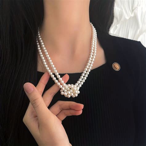 Immagini Di Collana Chanel Con Perle A Tre Strati In Oro Da Donna