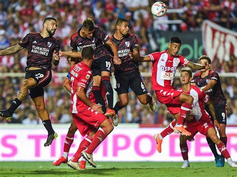 El River Plate se estrena con una inesperada derrota ante Unión