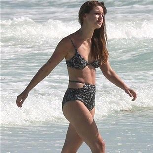 Melissa Benoist In Her Grandma S Bikini At The Beach