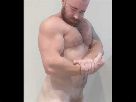 Thick Bodybuilder Naked Flexing Before Showering