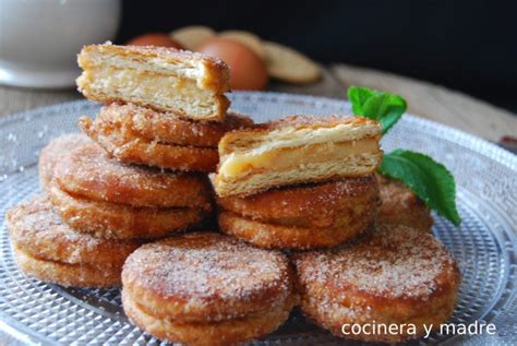 Galletas Fritas Rellenas De Crema Cocinera Y Madre