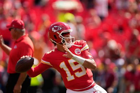 Patrick Mahomes Passes Len Dawson To Set Franchise Td Record