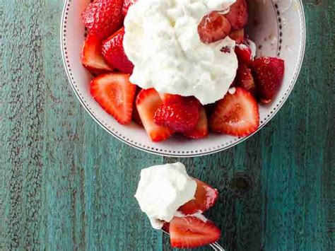 Balsamic Strawberries With Whipped Cream Umami Girl