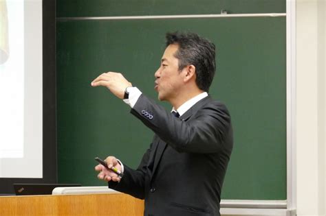 富山県立大学「企業経営概論」にて市森社長が講義を行いました。 株式会社新日本コンサルタント Nixグループ