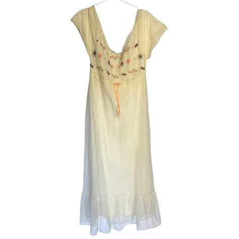 Vintage S Lingerie Nightgown Baby Doll Fit To It Depop