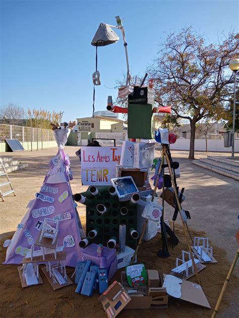 Falles IES Escultor Badia 2023 IES ESCULTOR EN FRANCESC BADIA FOIOS