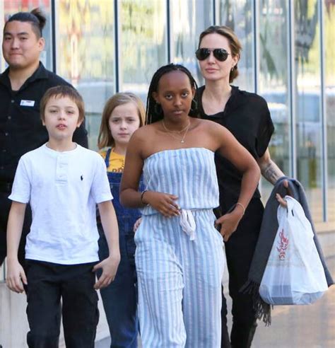 Angelina Jolie En Famille à L A Sa Fille Zahara Est Devenue Une