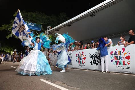 Carnaval de Joinville Príncipes do Samba conta a história da chegada