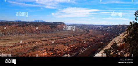 capitol reef national park offers  unique geological landscape