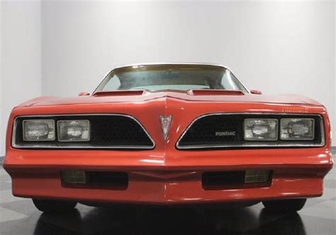 Pontiac Firebird 1977 - Cars evolution