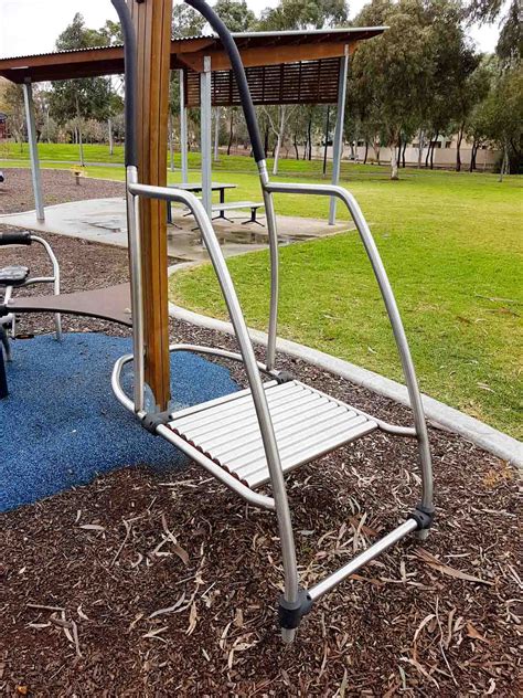 Brompton Park Outdoor Gym, Brompton | Robinhood - The Free Open Air Gym